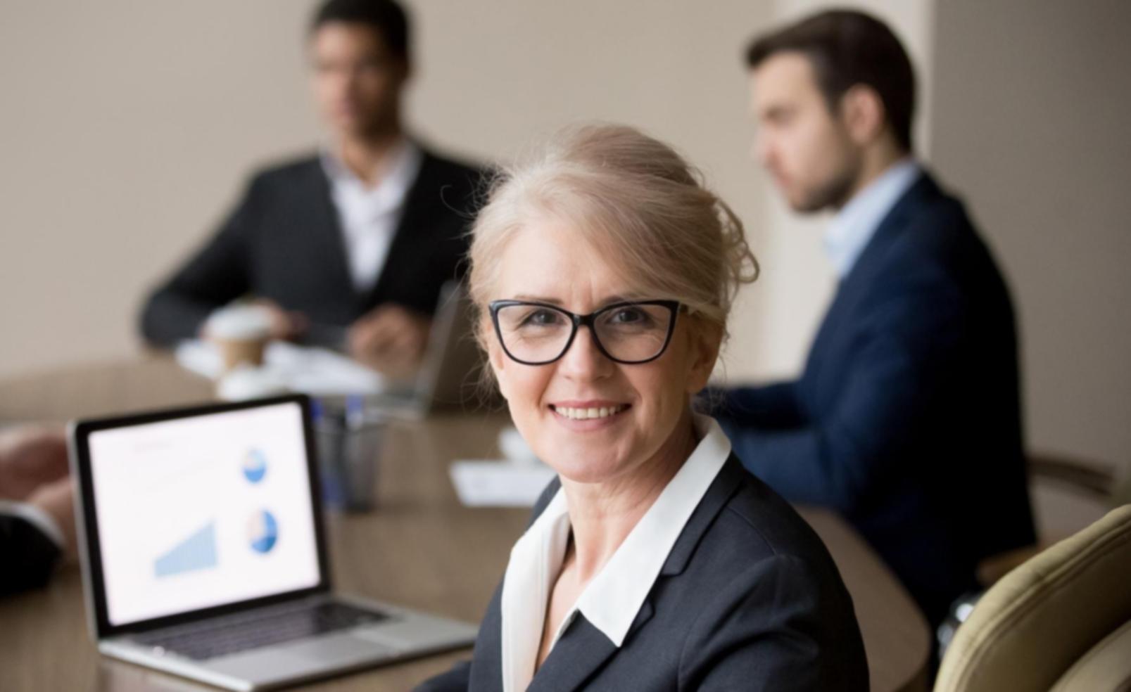 Tableau d'analyse comparative des performances par département